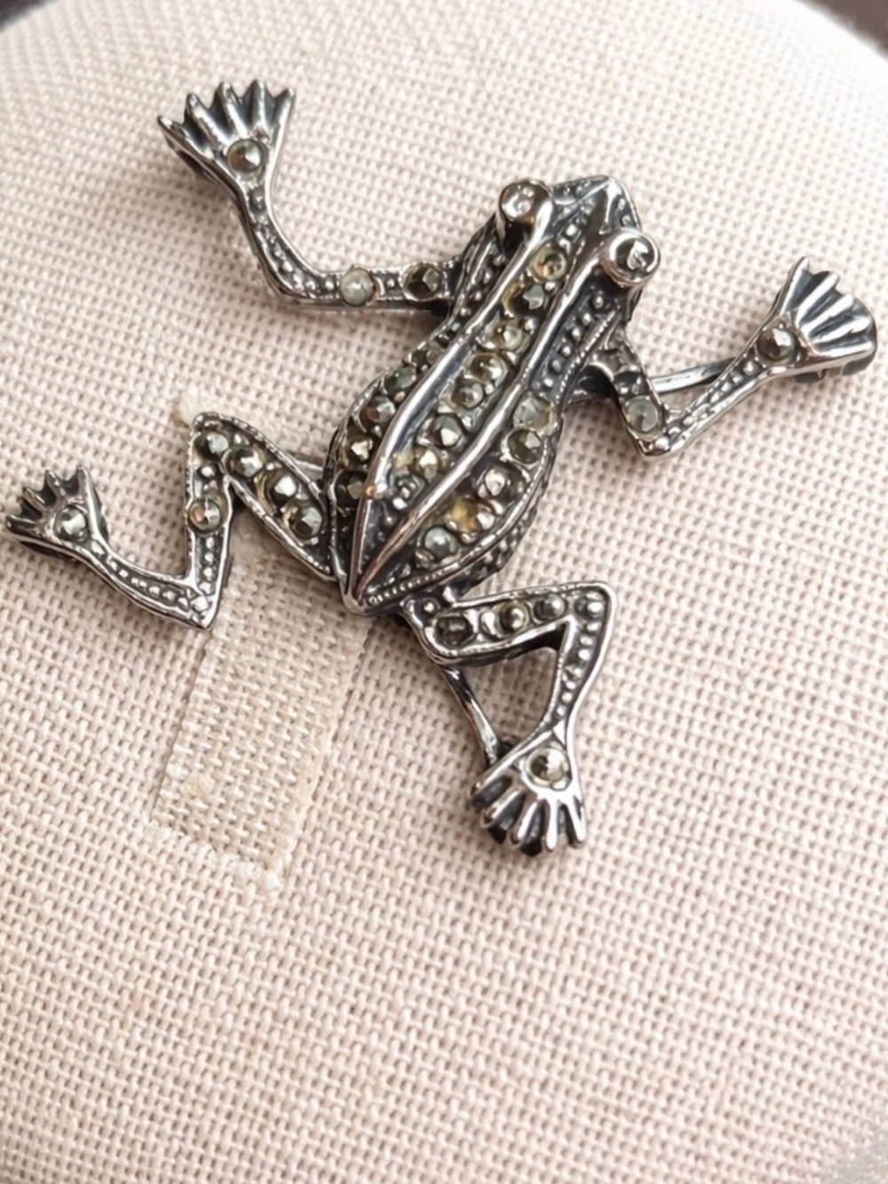 Vintage Frog Brooch Marcasite Silver Tone Climbing Frog Pin Antique Style Repair